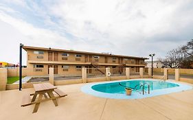 Oyo Hotel San Antonio Lackland Afb Seaworld Hwy 90 W
